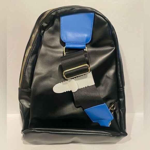 Disney Mickey Mouse Classic Sling Bag – New With Tags - Picture 4 of 7